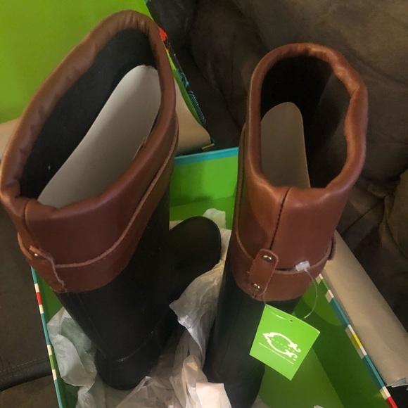 C Wonder Boots - Picture 2 of 4